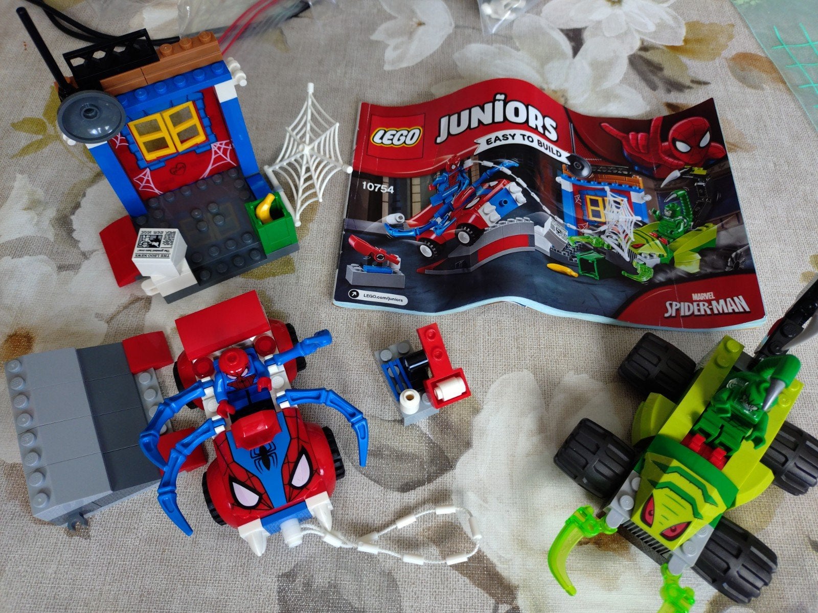 Lego Juniors Spiderman set 10754 compleet en netjes, Kinderen en Baby's, Lego, Compleet, Ophalen of Verzenden, Zo goed als nieuw