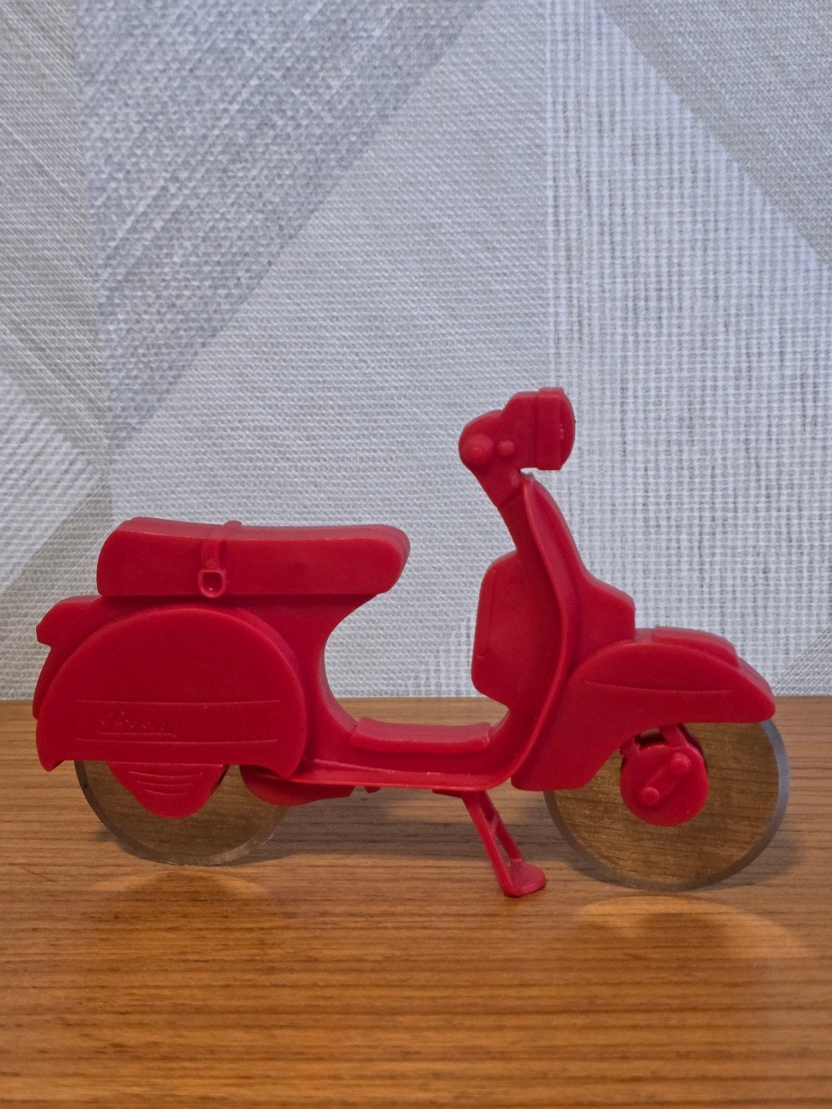 Vintage Vespa Scooter Pizzasnijder - Rode Retro Keukenhulp, Ophalen of Verzenden