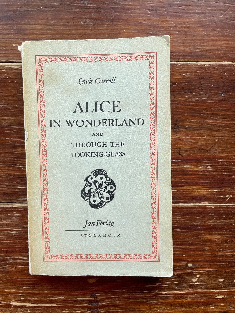 Lewis Carroll Alice in wonderland and through the look 1945, Boeken, Gelezen, Fictie, Lewis Carroll, Ophalen of Verzenden
