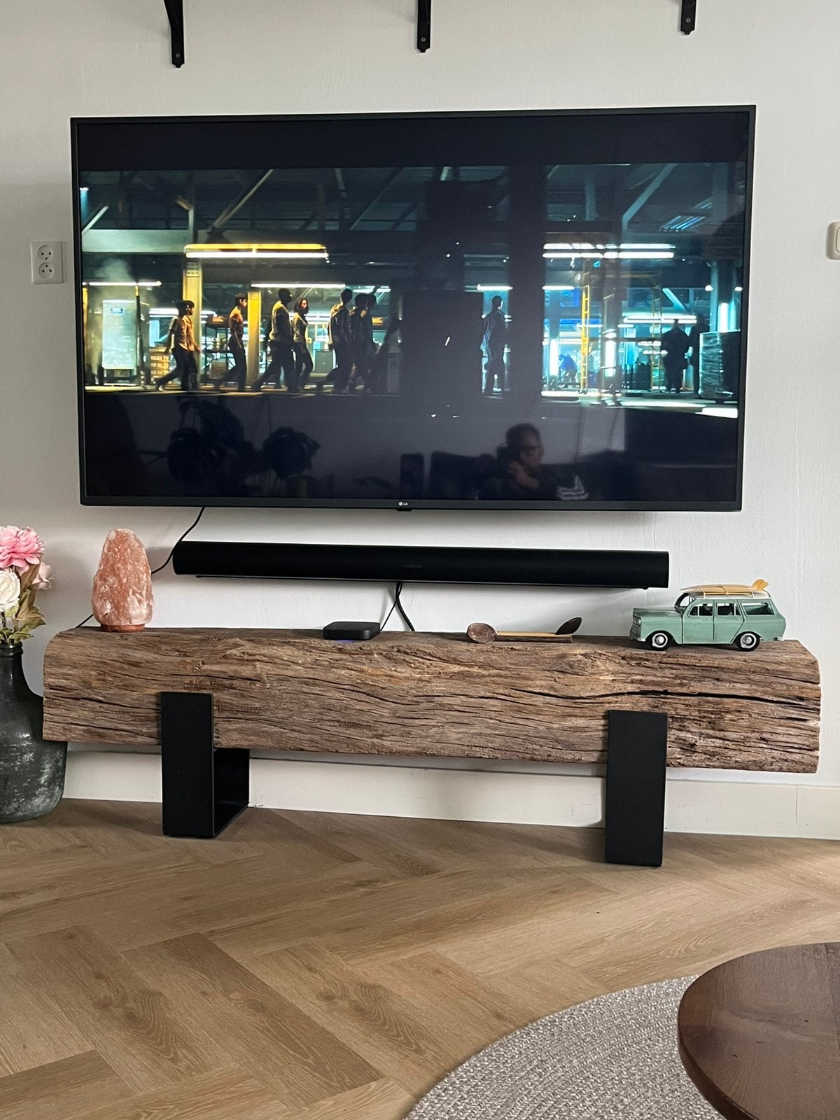 Tv meubel van antiek gebint, Ophalen, 25 tot 50 cm, Minder dan 100 cm