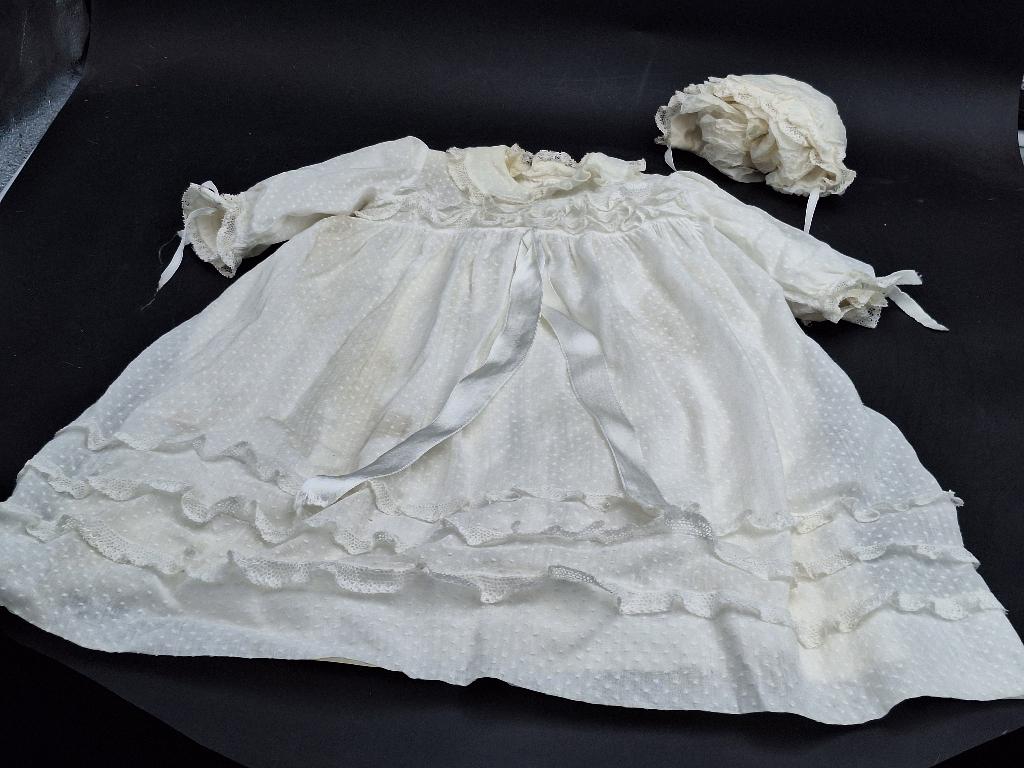 oud doopkleedje met muts en zijden onderkleed, jaren 40, Antiek en Kunst, Ophalen of Verzenden