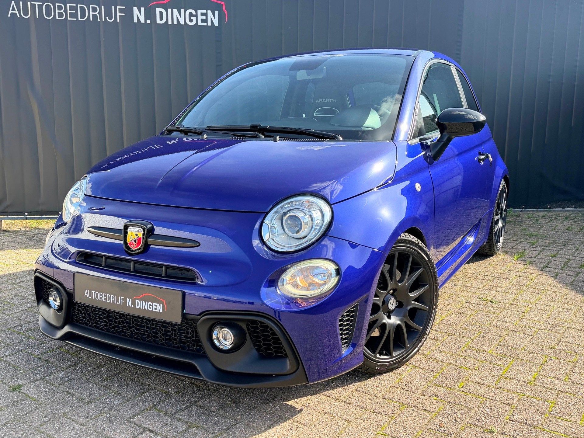 Fiat 500 1.4 T-Jet Abarth Competizione 180pk xenon Beats 595, Auto's, Voorwielaandrijving, Gebruikt, Zwart, Bedrijf