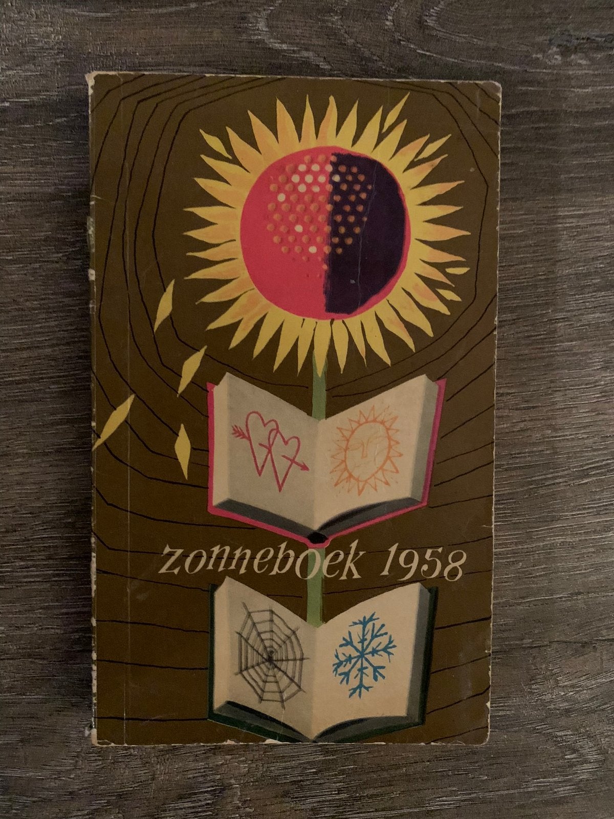 Zonneboek 1958, Ophalen of Verzenden, Gelezen