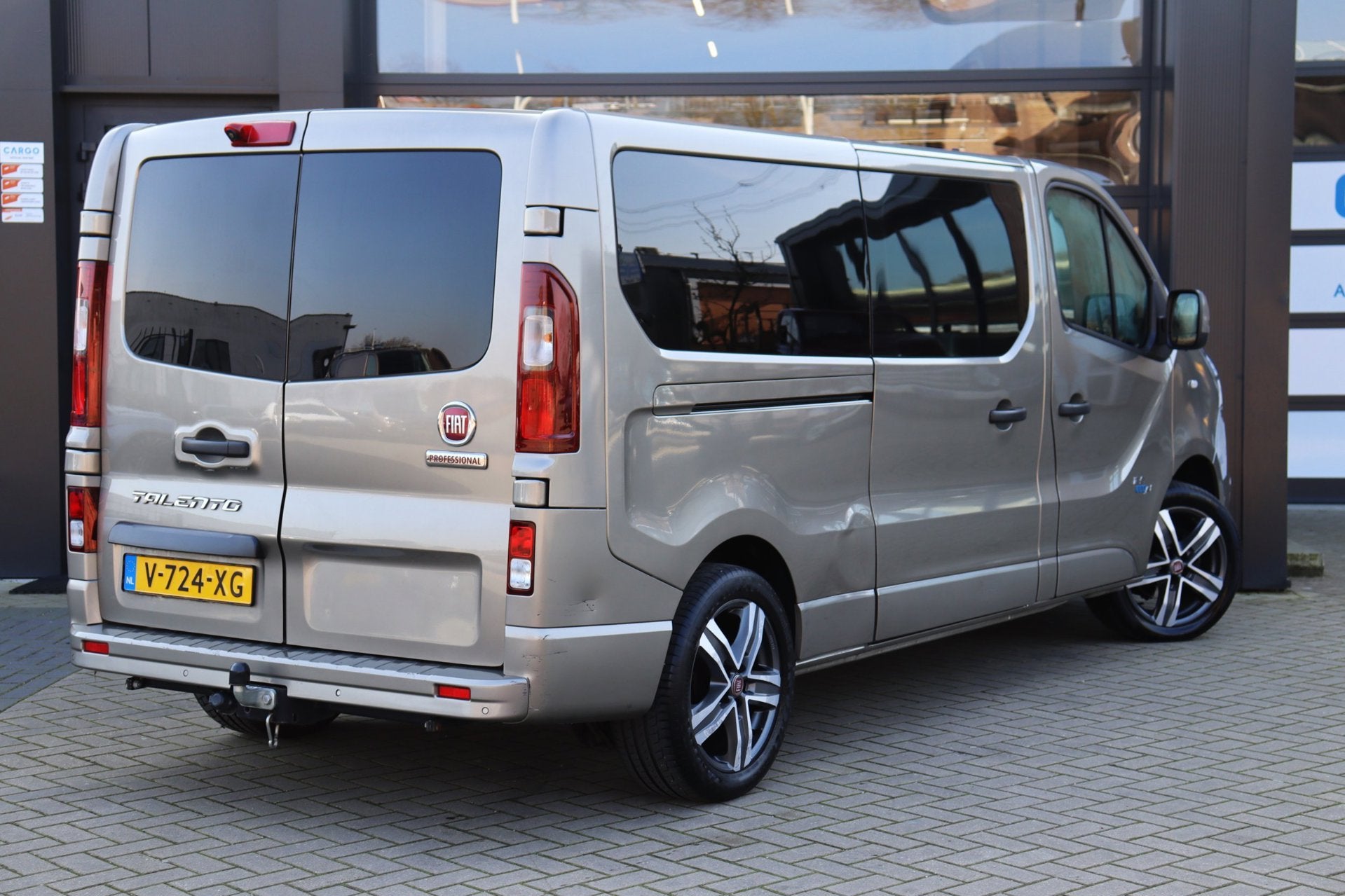 Fiat Talento 1.6 MJ EcoJet L2H1 DC Basis | NAP | Leder | 125, Auto's, Voorwielaandrijving, 125 pk, Gebruikt, Euro 6