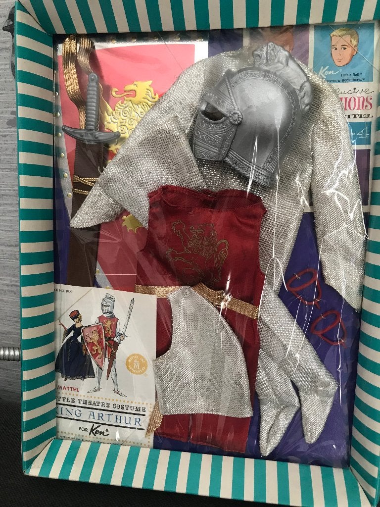Vintage Barbie Ken King Arthur #0773    MIB ZELDZAAM !!!!!!, Ophalen of Verzenden, Gebruikt, Kleertjes