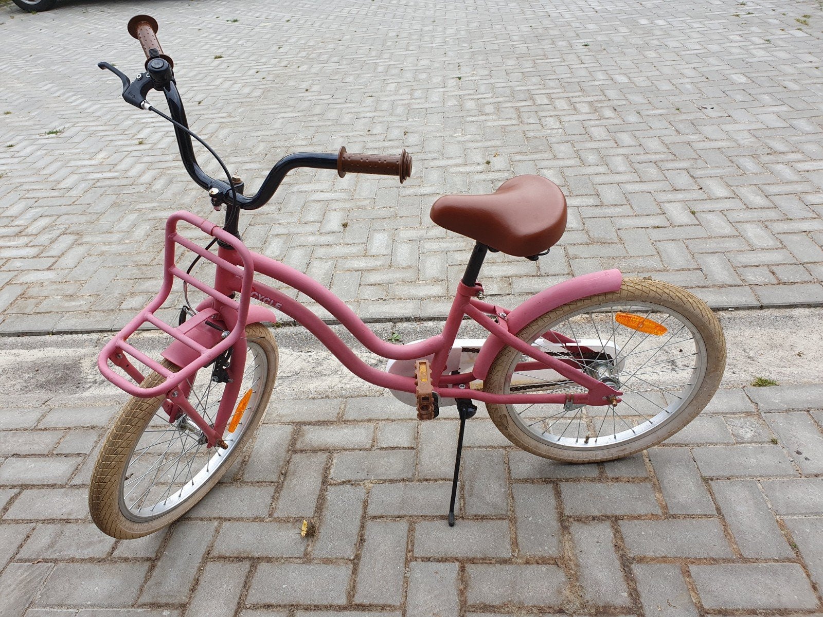 Roze meisjesfiets 20 inch met voordrager, Fietsen en Brommers, Fietsen | Meisjes, Ophalen, Terugtraprem, Gebruikt, Playacycle