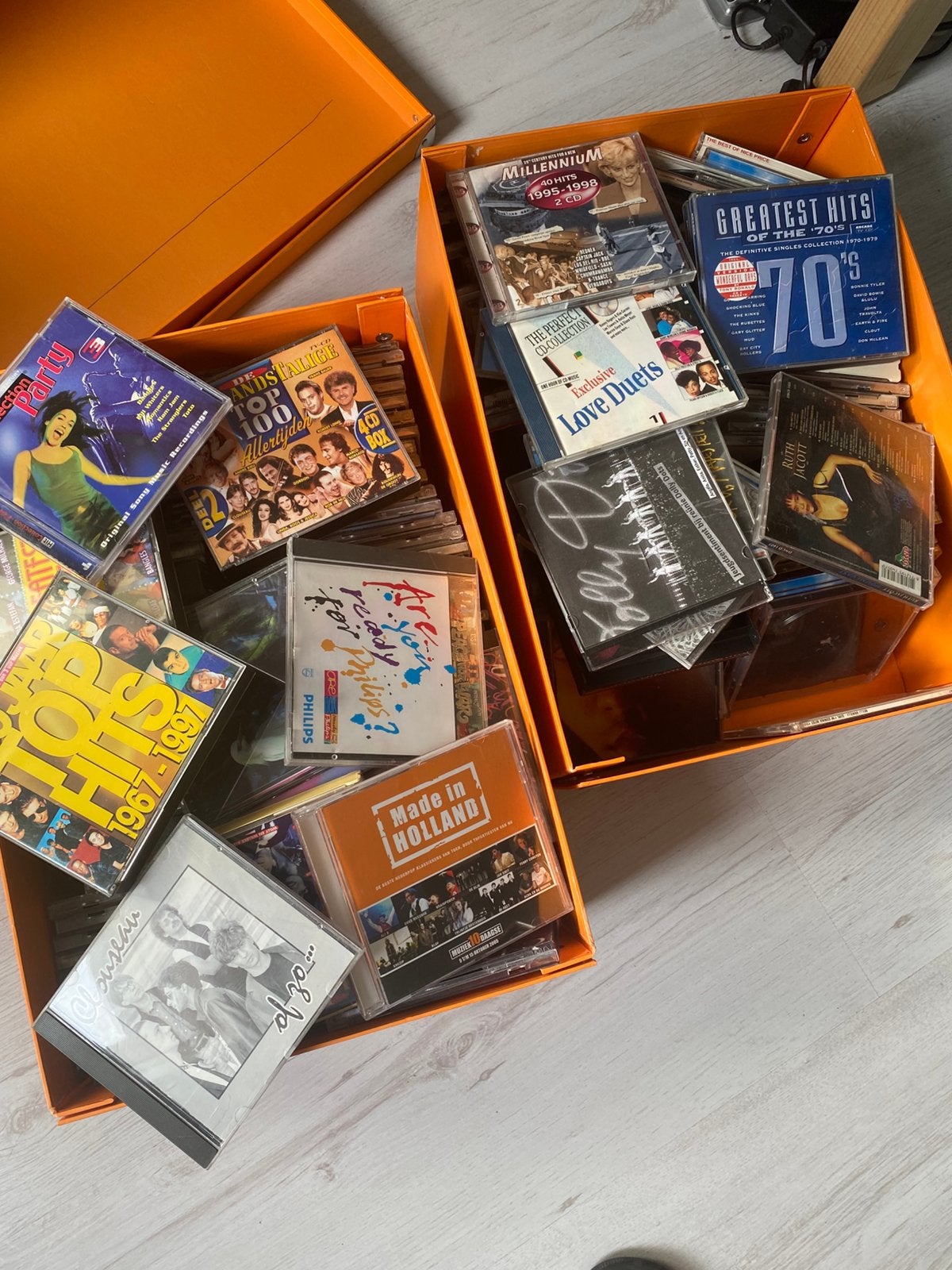 2 volle dozen met allerlei CD’s, Ophalen, Gebruikt