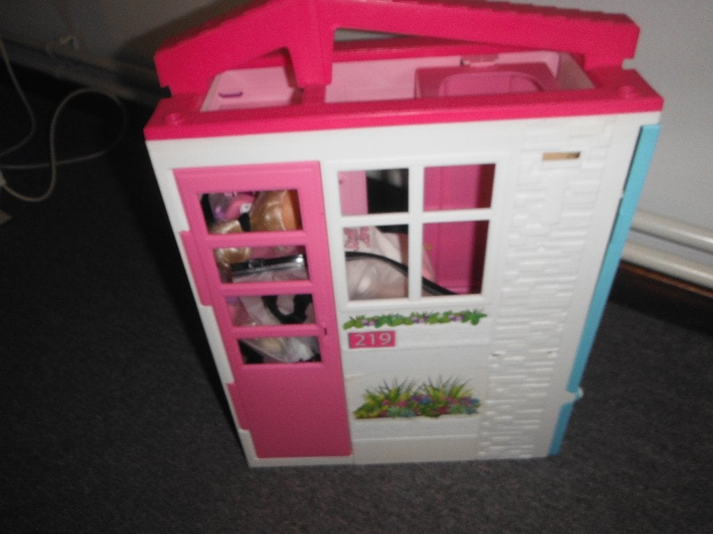 draagbaar barbiehuis met acc, Kinderen en Baby's, Speelgoed | Poppenhuizen, Ophalen, Zo goed als nieuw, Poppenhuis