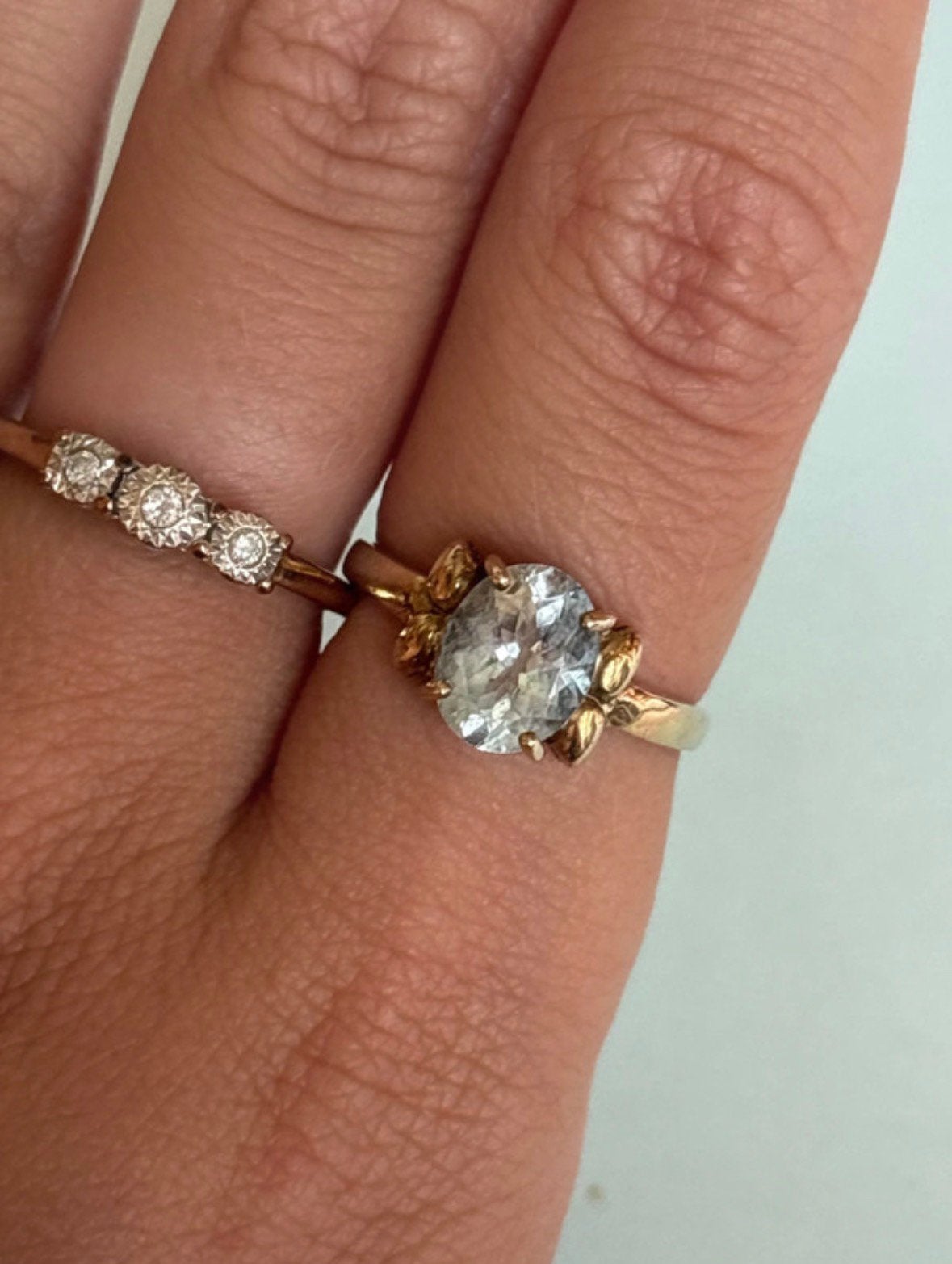 9 karaat gouden ring met lichtblauwe topaas, Zo goed als nieuw, 17 tot 18, Met edelsteen, Dame