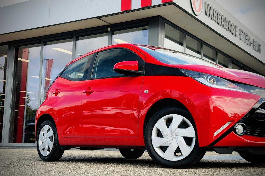 Toyota Aygo 1.0 VVT-i x-play | CAMERA | AIRCO | BLEUTOOTH, Auto's, Automaat, 12 maanden, Stof, Gebruikt
