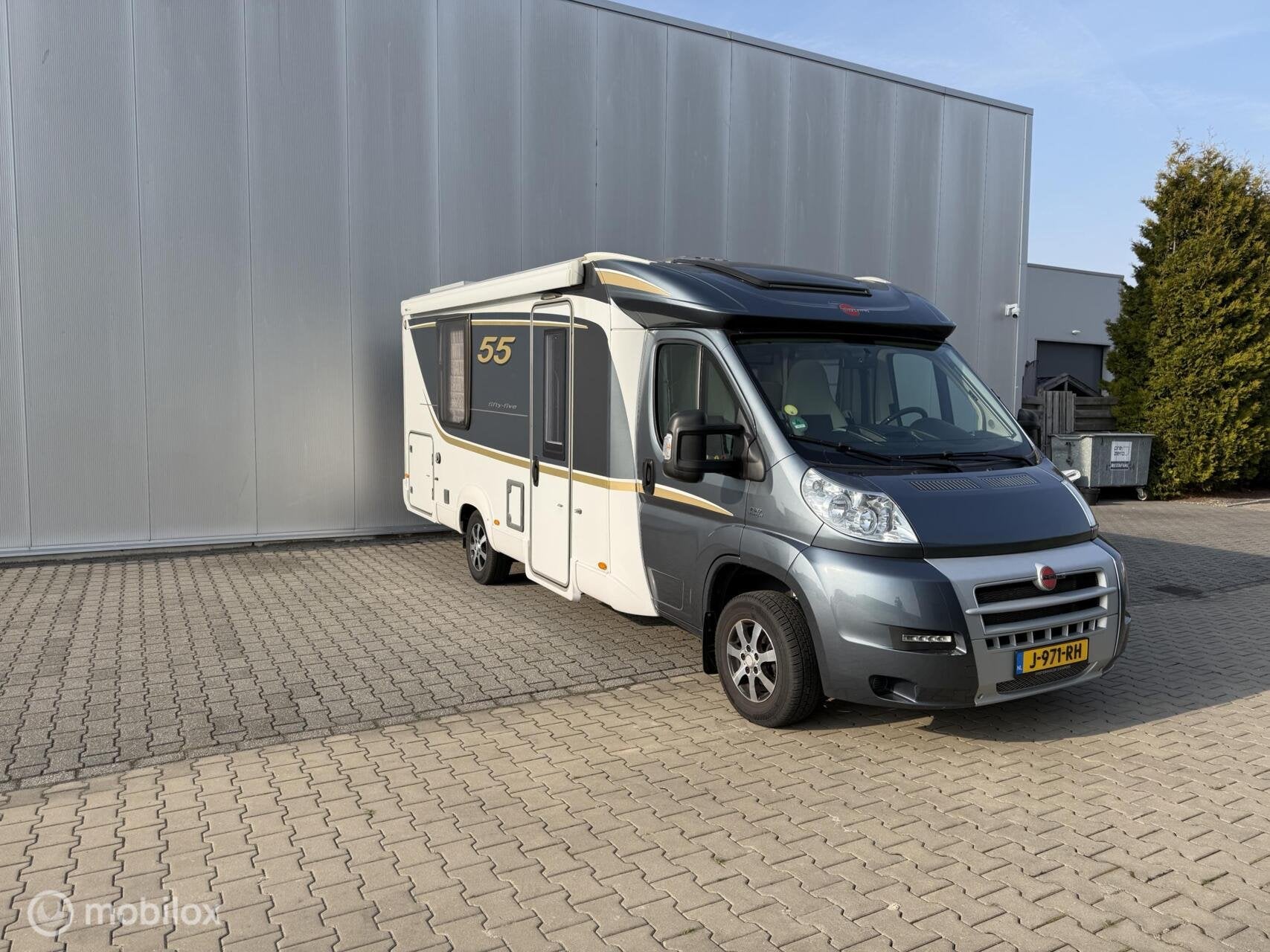 Bürstner Nexxo T 685 Special Edition Queensbed Maxxfan, Caravans en Kamperen, Campers, Koelkast, 6 tot 7 meter, Bedrijf, Bürstner