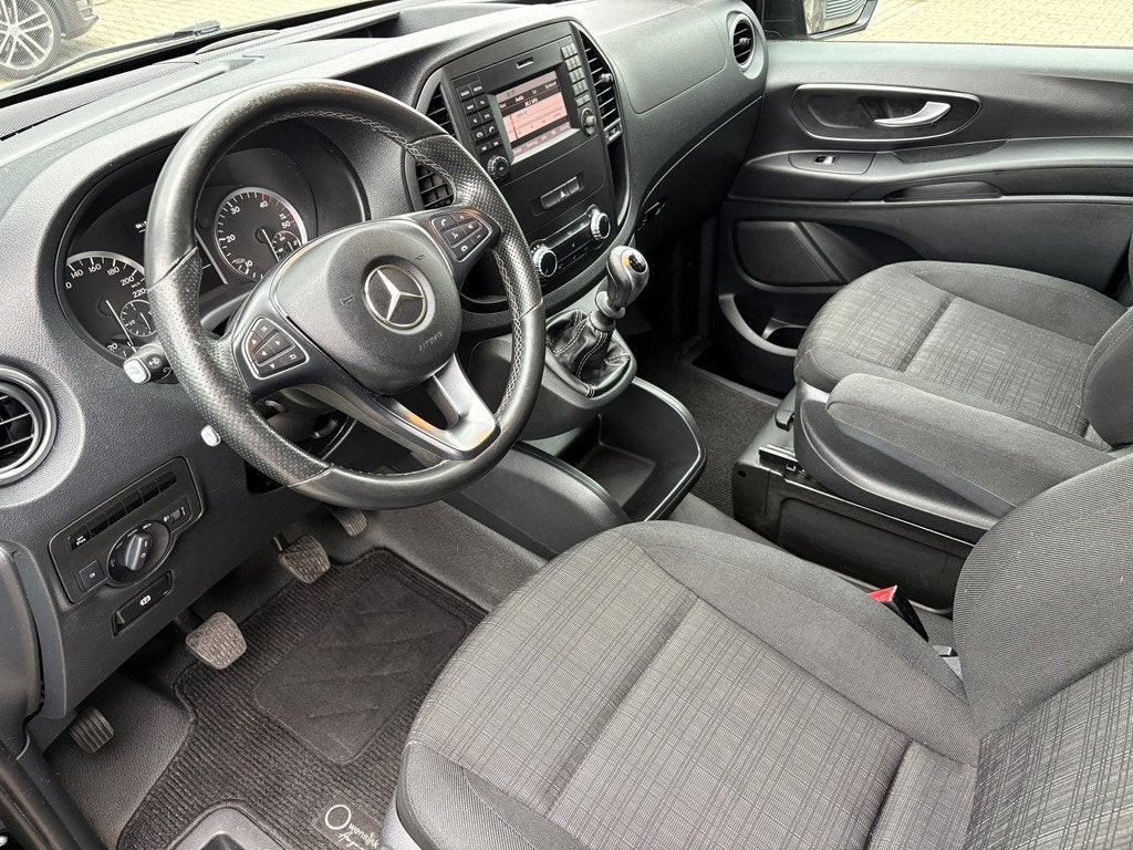 Mercedes-Benz Vito 111 CDI Lang Dubbele Cabine Marge, Auto's, Voorwielaandrijving, Stof, Gebruikt, 4 cilinders