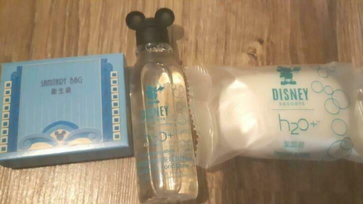 Disneyland Hongkong douchegel, badslippers, plattegrond 2018, Verzamelen, Disney, Ophalen of Verzenden