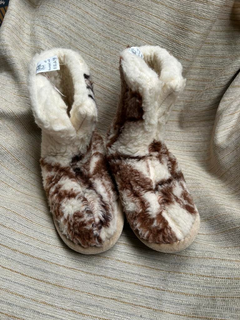 Warme wollen sloffen maat 39/40, Kleding | Dames, Schoenen, Bruin, Onbekend, Ophalen of Verzenden, Onbekend