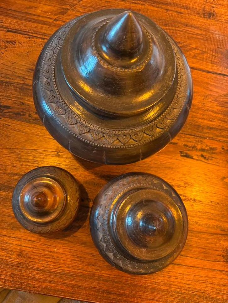 Set van 3 sierpotten met deksels., Gebruikt, Overige kleuren, Aardewerk of Porselein, Ophalen of Verzenden