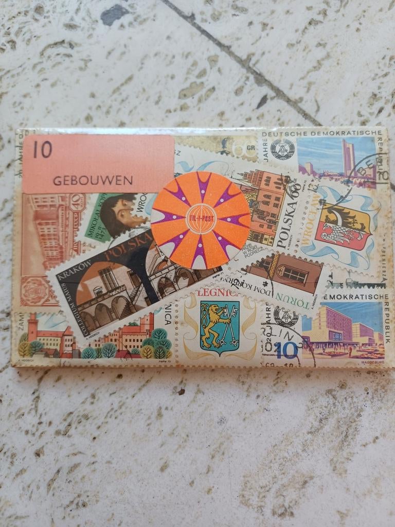 Vintage pakketje met postzegels - Gebouwen, Postzegels en Munten, Postzegels | Volle albums en Verzamelingen, Ophalen of Verzenden