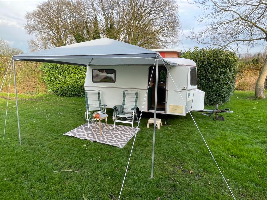 Retro Eriba Triton familia caravan te huur. Origineel Retro, Caravans en Kamperen, Verhuur