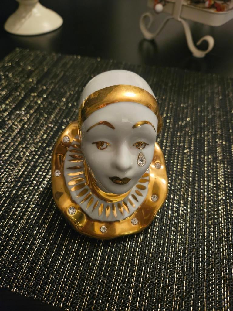 Capodimonte pierrot clown met Swarovski kristallen., Ophalen of Verzenden, Zo goed als nieuw, Figuurtje