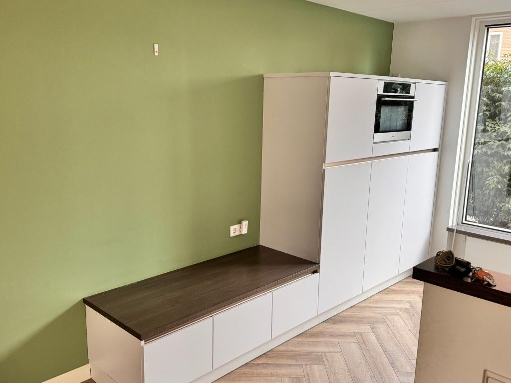 Moderne greeploze mat witte dubbelwandige keukenGEDEMONTEERD