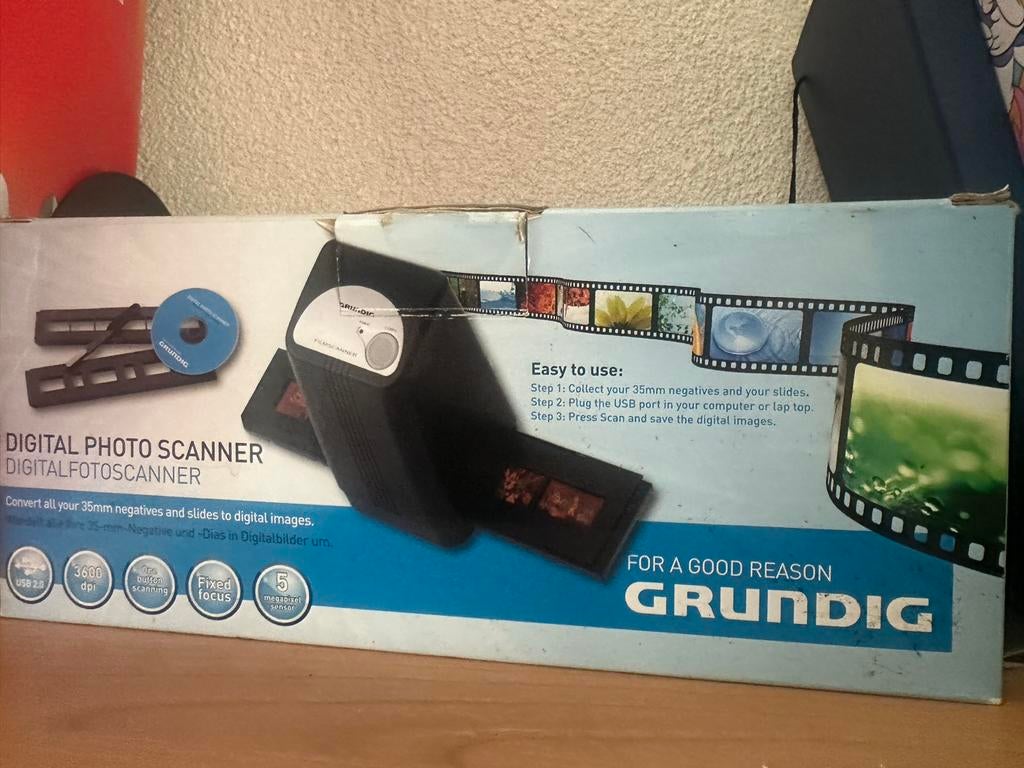 Grundig Digital Fotoscanner - Dias en Negatieven Scannen, Ophalen of Verzenden, Gebruikt, Diascanner, Windows