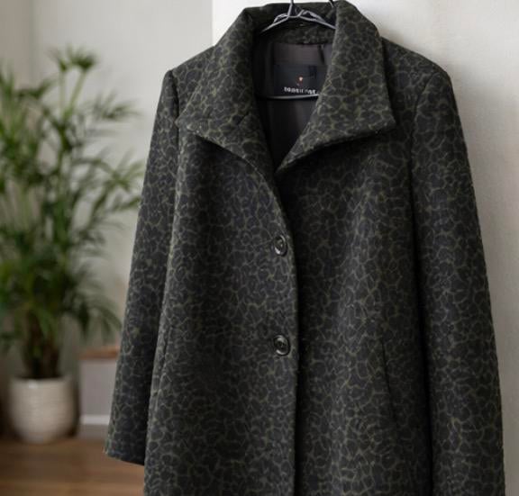 Mooie klassieke mantel van Fuchs Schmitt, Kleding | Dames, Verzenden, Gedragen, Maat 38/40 (M), Groen