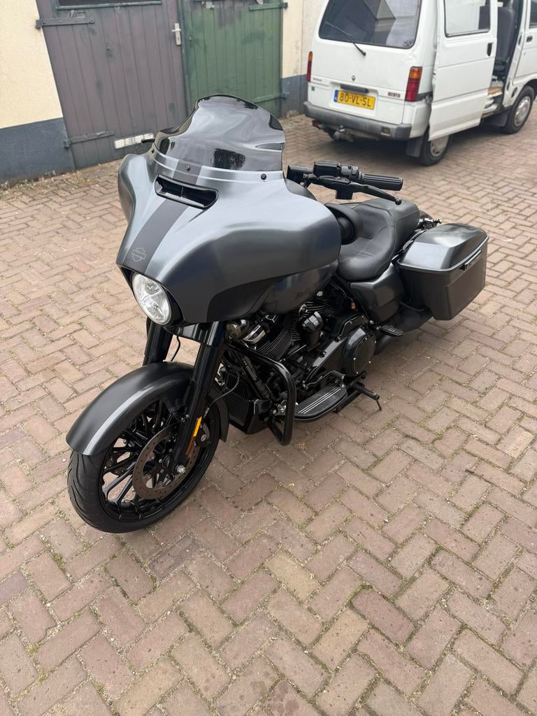 Foto 2 van Harley Davidson Street Glide Special - streetglide-Topstaat!