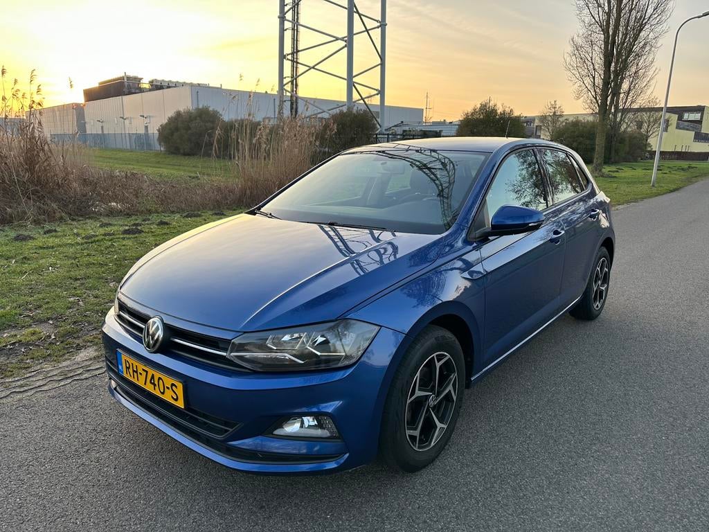 Volkswagen Polo 1.0 TSI 5D ACC Airco Nieuwe APK, Auto's, Voorwielaandrijving, Start-stop-systeem, Stof, 40 €/maand