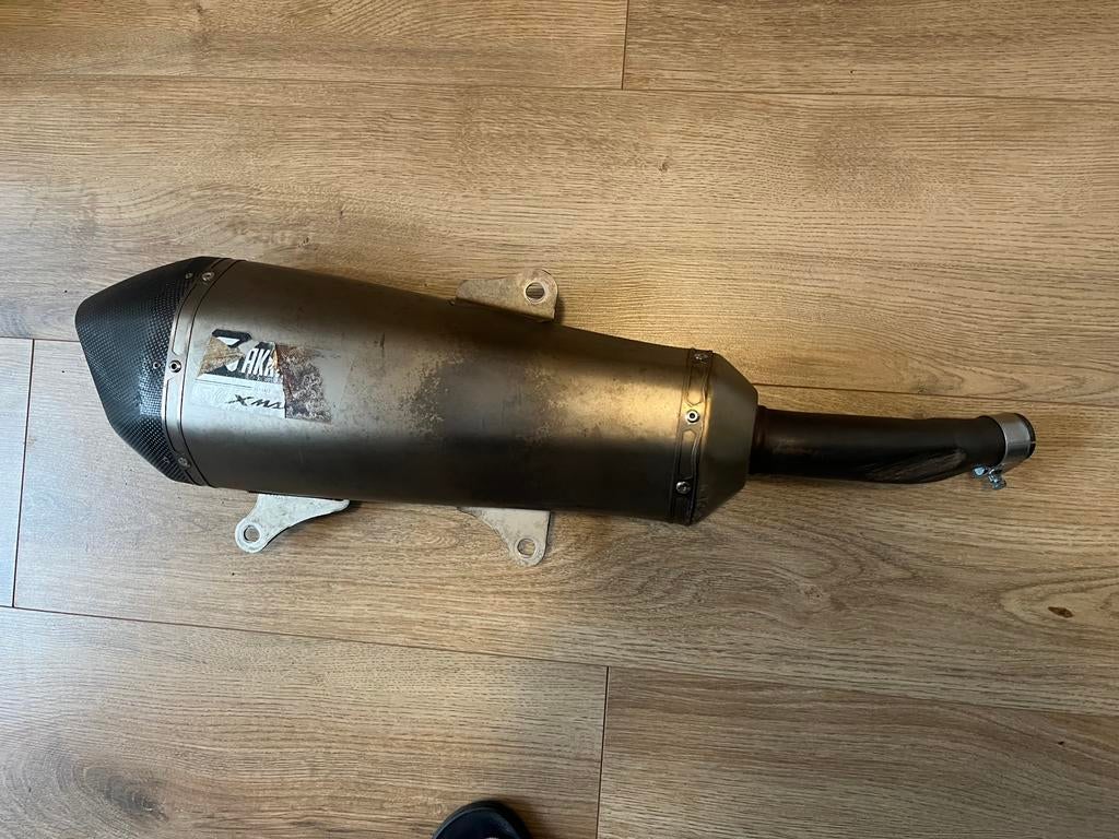 Akrapovic uitlaat (lees beschrijving), Ophalen