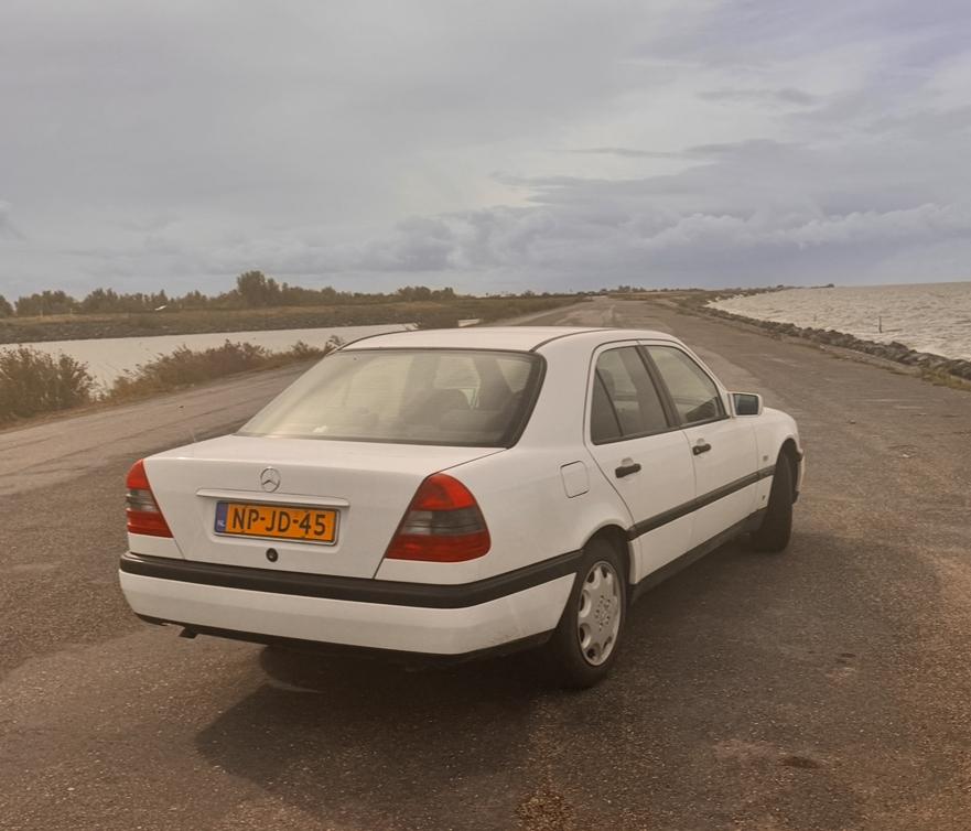 Mercedes-Benz C-Klasse 1.8 C180 E2 1996 Wit, Auto's, Euro 2, 4 cilinders, 1799 cc, Origineel Nederlands