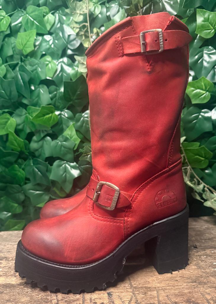 geweldig mooie  Nieuwe vintage plateau laars Sendra maat 38, Kleding | Dames, Schoenen, Nieuw, Ophalen of Verzenden, Sendra, Rood