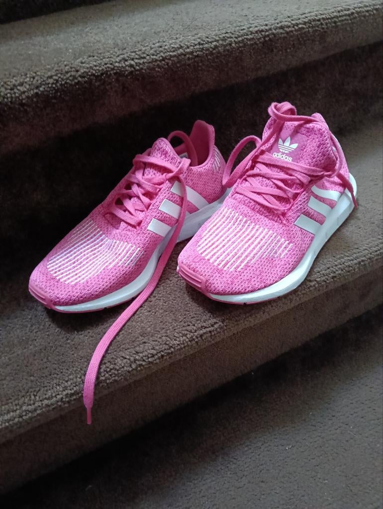 Zgan adidas sportschoenen 39 1/3., Ophalen of Verzenden, Zo goed als nieuw