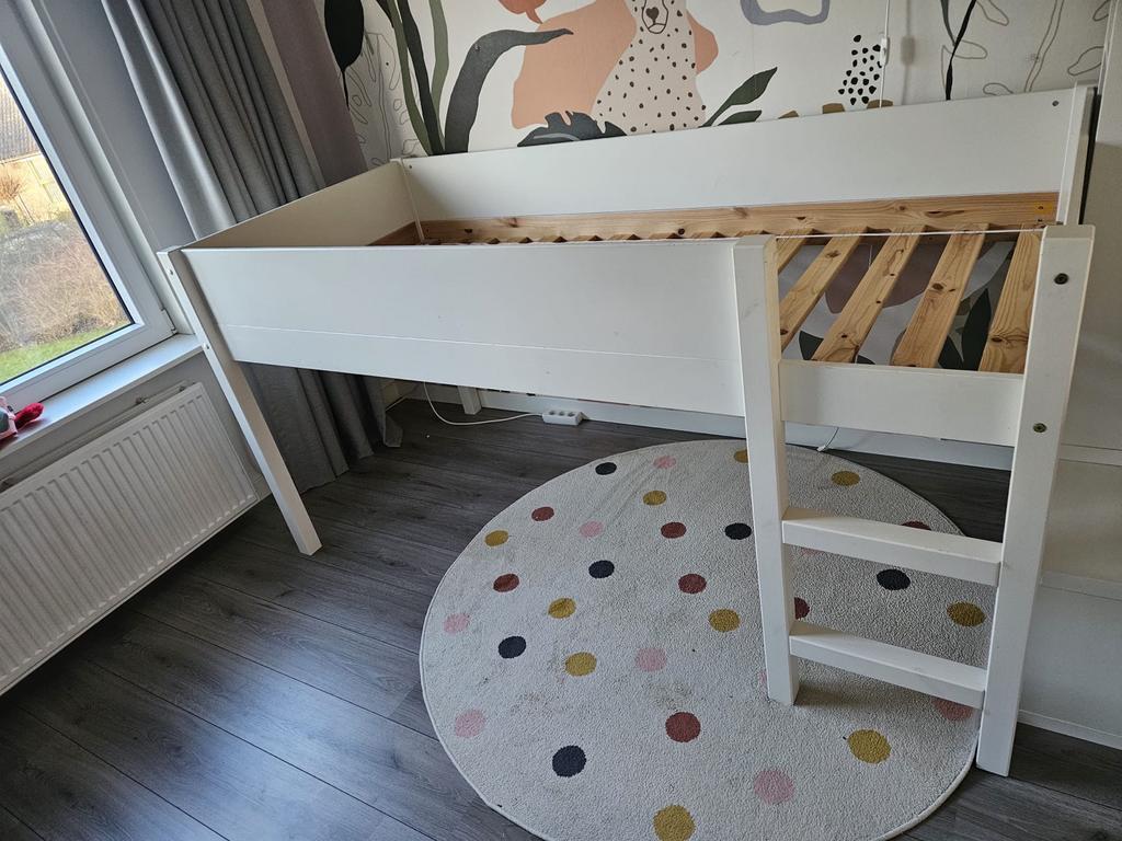 Halfhoogslaper in prima staat, Kinderen en Baby's, Kinderkamer | Stapelbedden en Hoogslapers, Ophalen, Zo goed als nieuw, Halfhoogslaper