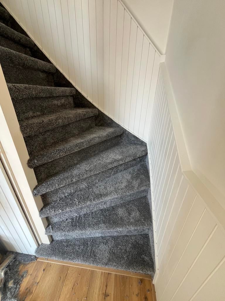 ️❗️Aktie️❗️Trap bekleden & stofferen 299 €, Diensten en Vakmensen