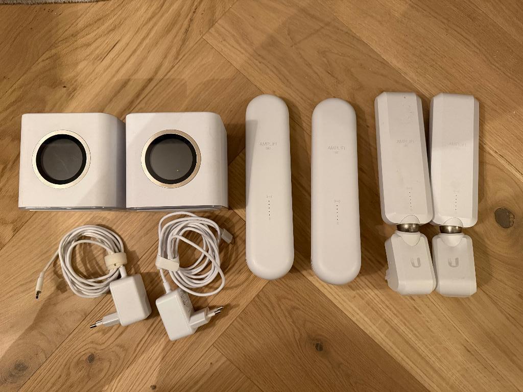 Ubiquiti AmpliFi HD Router + mesh points, Computers en Software, Routers en Modems, Ophalen of Verzenden, Gebruikt, Router, Ubiquity