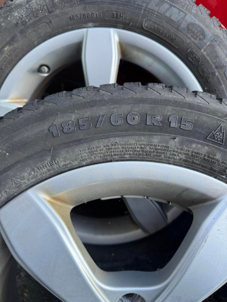 Audi A1 Winterset!, 15 inch, Banden en Velgen, 185 mm, Winterbanden