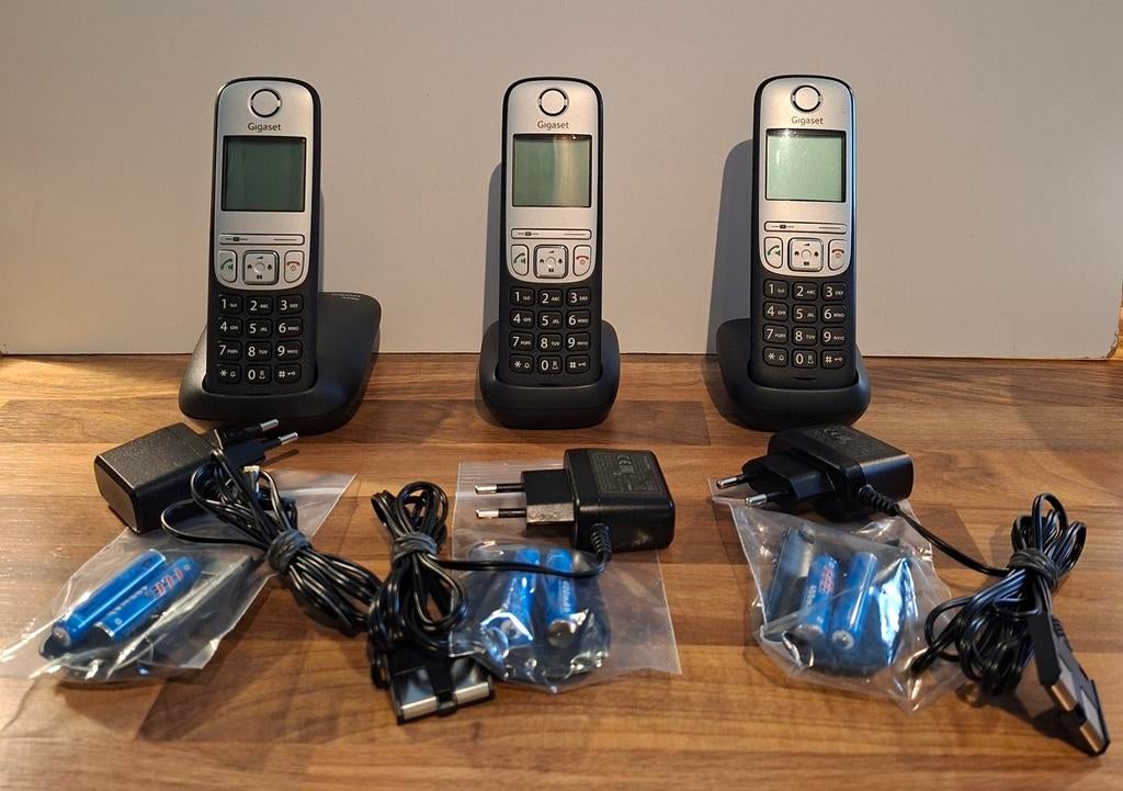 Gigaset van 3 Draadloze Telefoons  690H Handsets, Ophalen of Verzenden, Zo goed als nieuw, 3 handsets