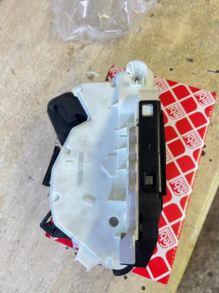 Gebruikte Deurslot Module, Voor, Nieuw, Ophalen of Verzenden, Volkswagen