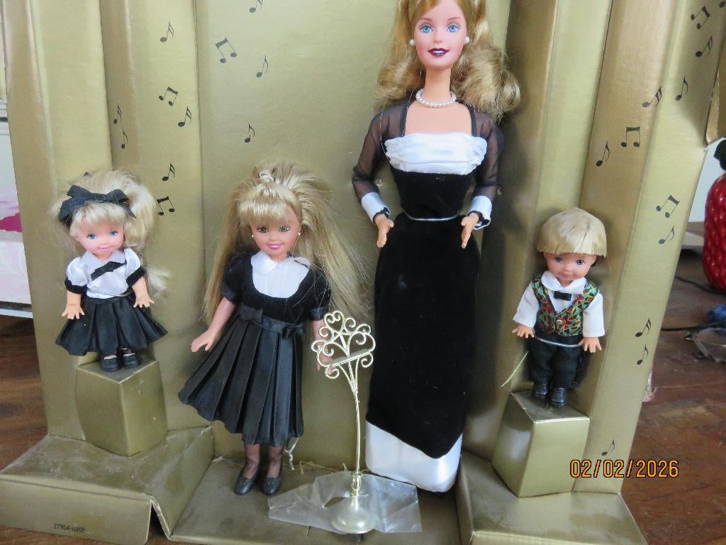 BARBIE  MUZIEK  MET BARBIE SHELLY , TOMMY EN STACIE  NIEUW, Ophalen of Verzenden, Nieuw, Pop