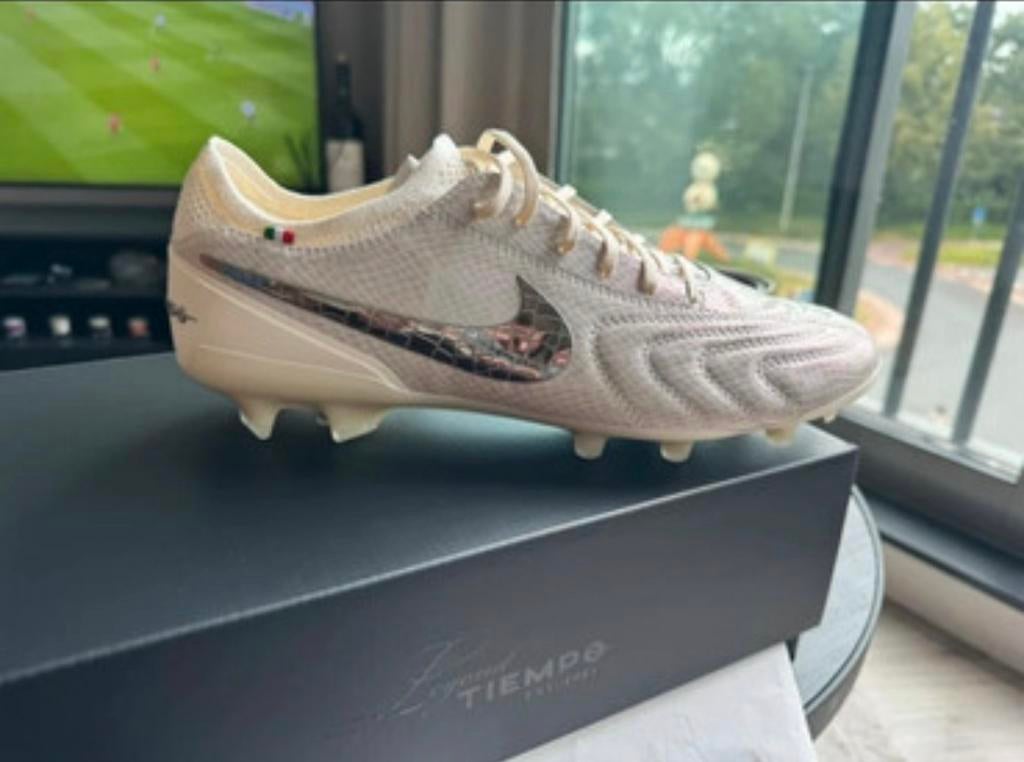 Nike Tiempo legend 10 Elite Luxe, Sport en Fitness, Voetbal, Nieuw, Schoenen, Maat M, Ophalen of Verzenden