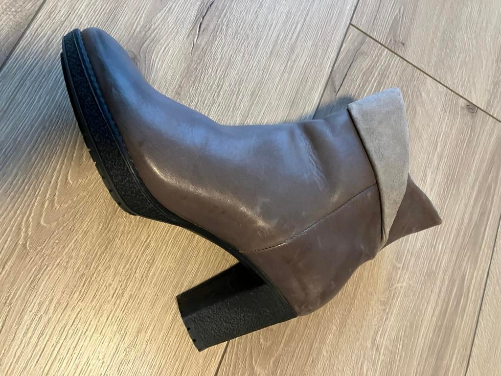 Manas leren laarsjes maat 40, Kleding | Dames, Schoenen, Overige kleuren, Lage of Enkellaarzen, Ophalen of Verzenden, Gedragen