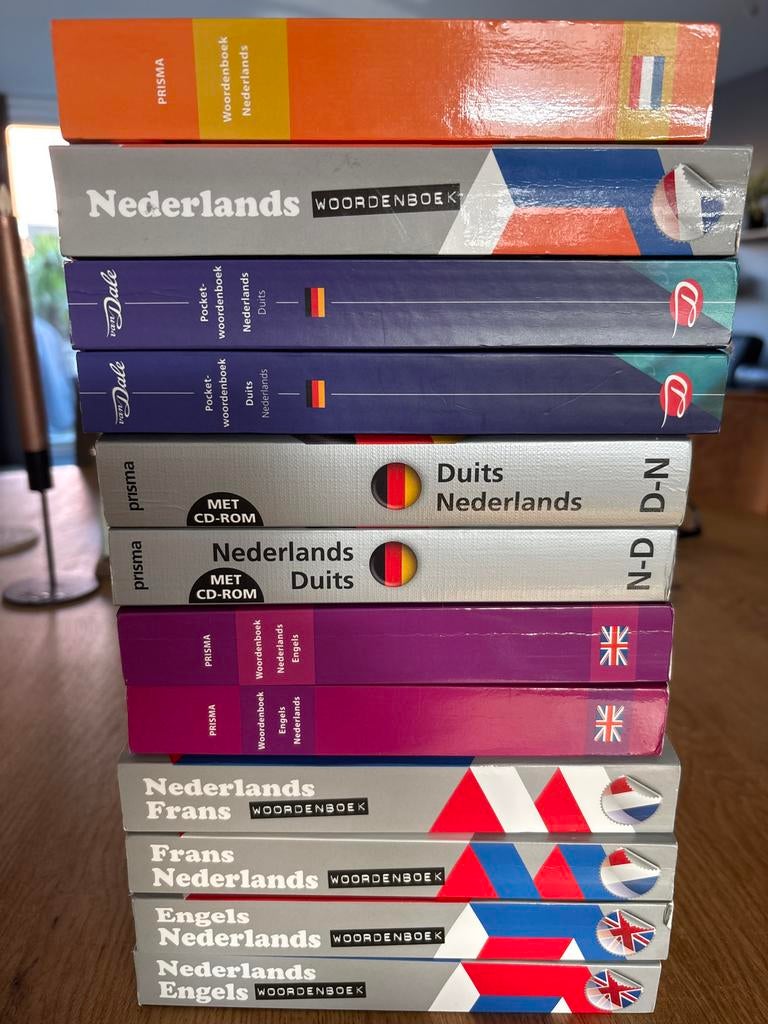 Woordenboek Nederlands, Nederlands, Ophalen of Verzenden, Zo goed als nieuw, Van Dale
