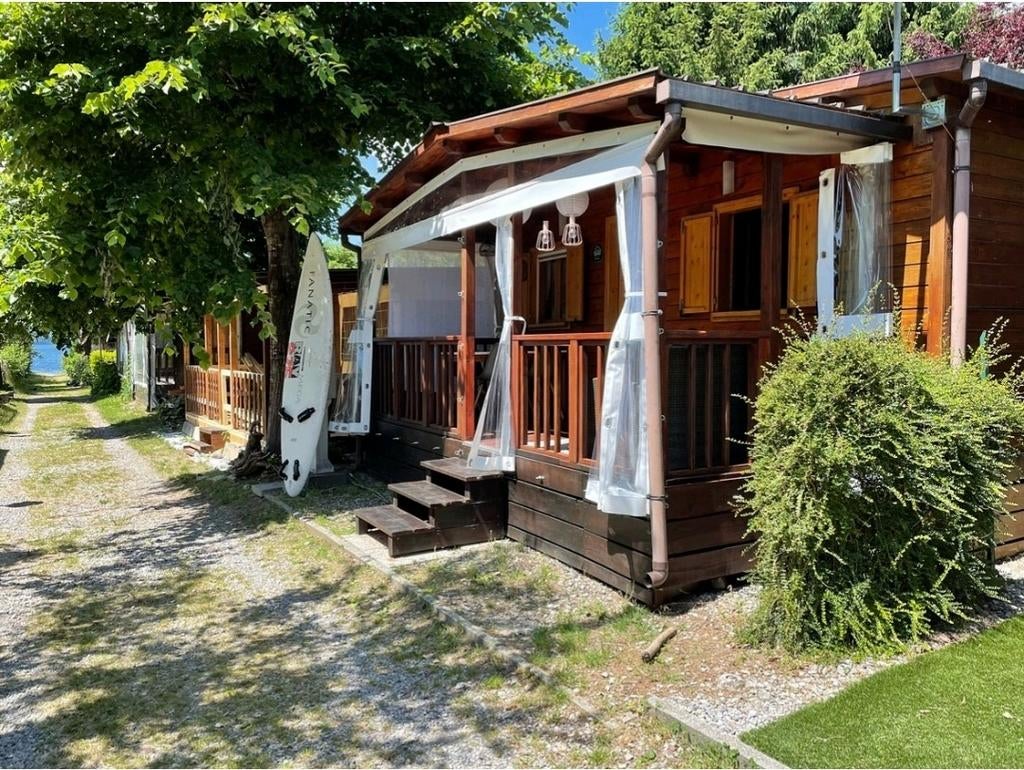 Heerlijk vakantiechalet in het prachtige Porlezza - Italie, 5 personen, 2 slaapkamers, Recreatiepark, Aan meer of rivier