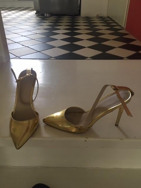 Damesschoenen maat 38 zomerschoenen Goud, Kleding | Dames, Schoenen, Overige kleuren, Ophalen of Verzenden, Zo goed als nieuw