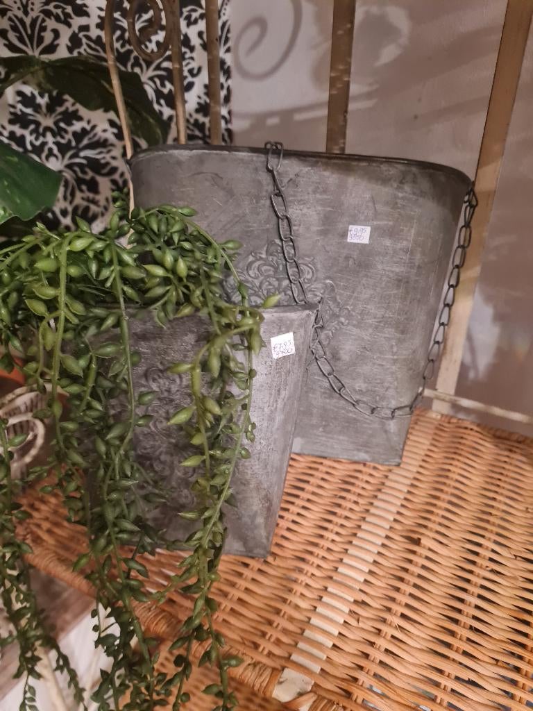 Nieuwe zinken planten hangers vanaf 7.95