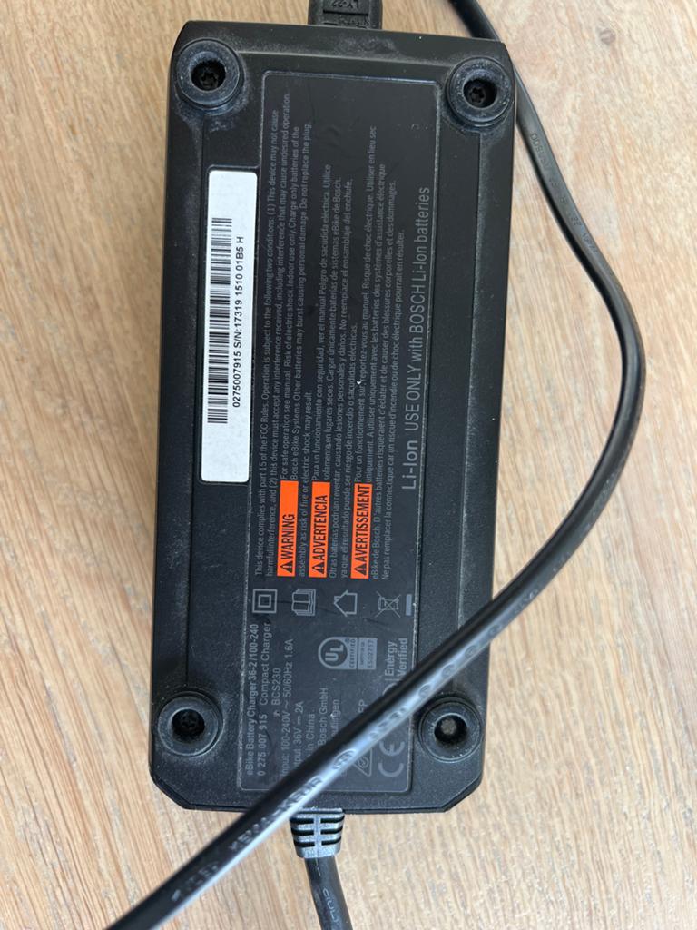 Bosch eBike Acculader 36-2/100-240 Compact Charger, Fietsen en Brommers, Fietsaccessoires | Fietsaccu's, Ophalen, Gebruikt