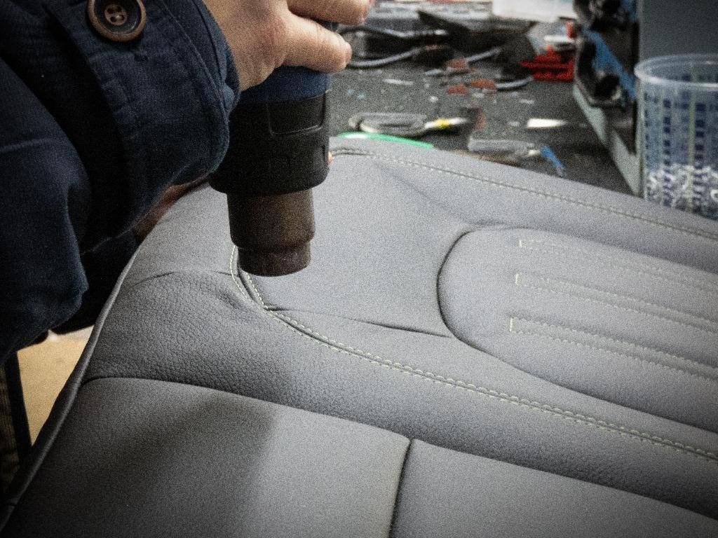 Reparatie werk aan auto-interieur - Herstel beschadigingen, Ophalen, MGM Trading, Info@mgm-trading.nl, 8013RK 13