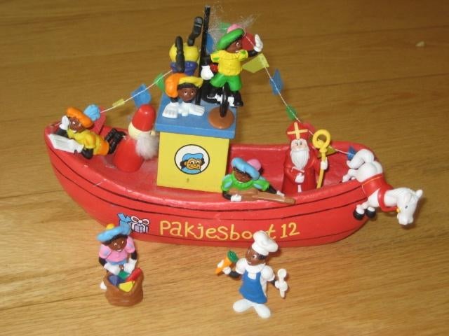 Sinterklaas pakjesboot magneet Pietje boeken papier Playmobi, Diversen, Sinterklaas, Zo goed als nieuw, Ophalen of Verzenden