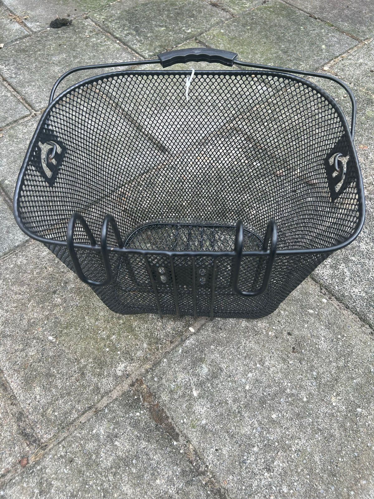 Zwarte fietsmand met stuurbevestiging, Ophalen, Zo goed als nieuw, Fietsmand, Stuurbevestiging