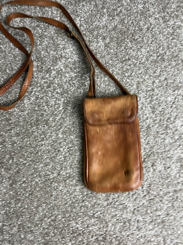 Leren telefoon tasje met portemonnee van BEAE, Ophalen of Verzenden, Zo goed als nieuw, Bruin, Schoudertasje