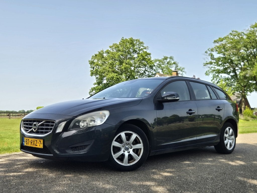 Volvo V60 1.6 T3 Kinetic (bj 2011), Auto's, Voorwielaandrijving, 15 km/l, Gebruikt, 4 cilinders